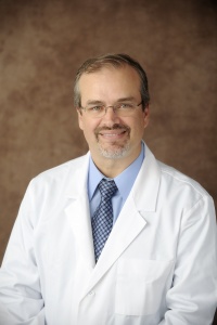 Dr. Eduardo Oliveira, MD