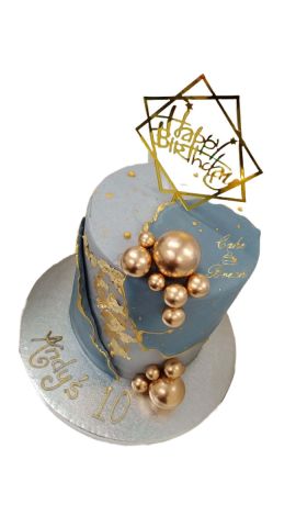 (Tall 81) Icing tall cake 