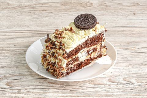 Marbled Curls Cake Slice