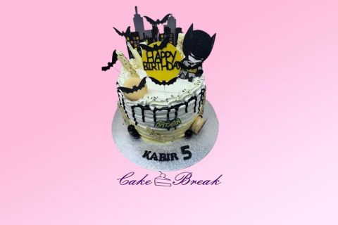 (NK28) Batman Cake