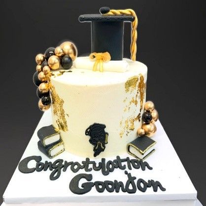 Graduation Buttercream Cake-DH38