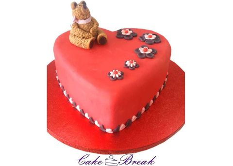 (H8) Heart Fondant Cake