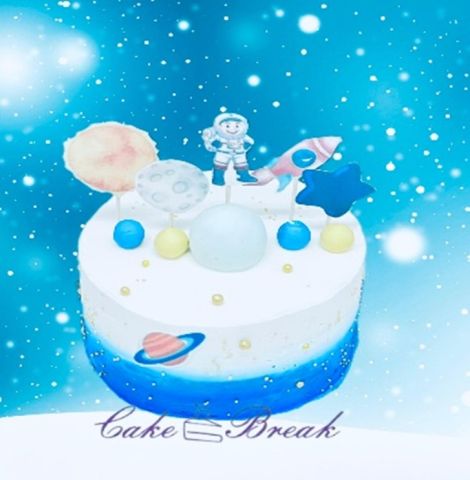 Astronaut Cake