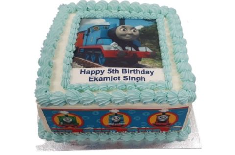 thomas the train cake